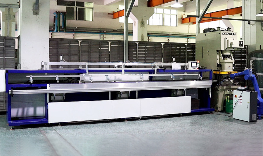 Automatic punching plate machine